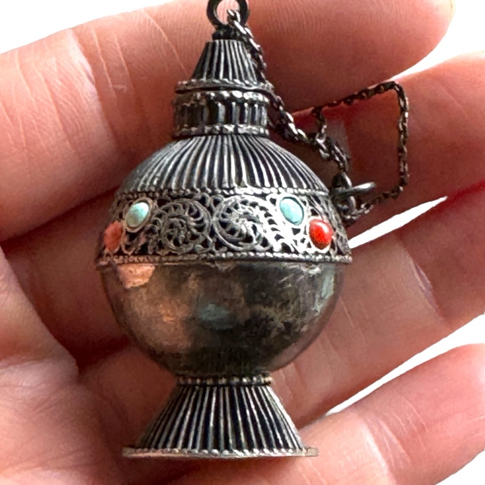 Ornate Silver Antique Vintage Perfume Attar Bottle Traditional - Picture 4 of 4